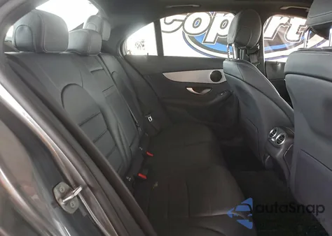 2021 Mercedes-Benz C 300 z USA, uszkodzony, nr VIN W1KWF8DB4MR649844